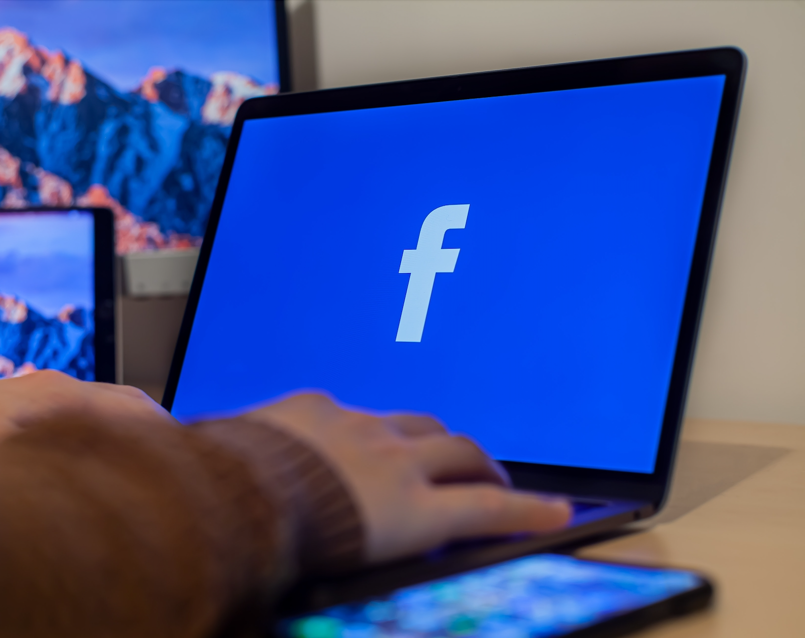 Building a successful Facebook Page for your restaurant is essential to effectively market your business.